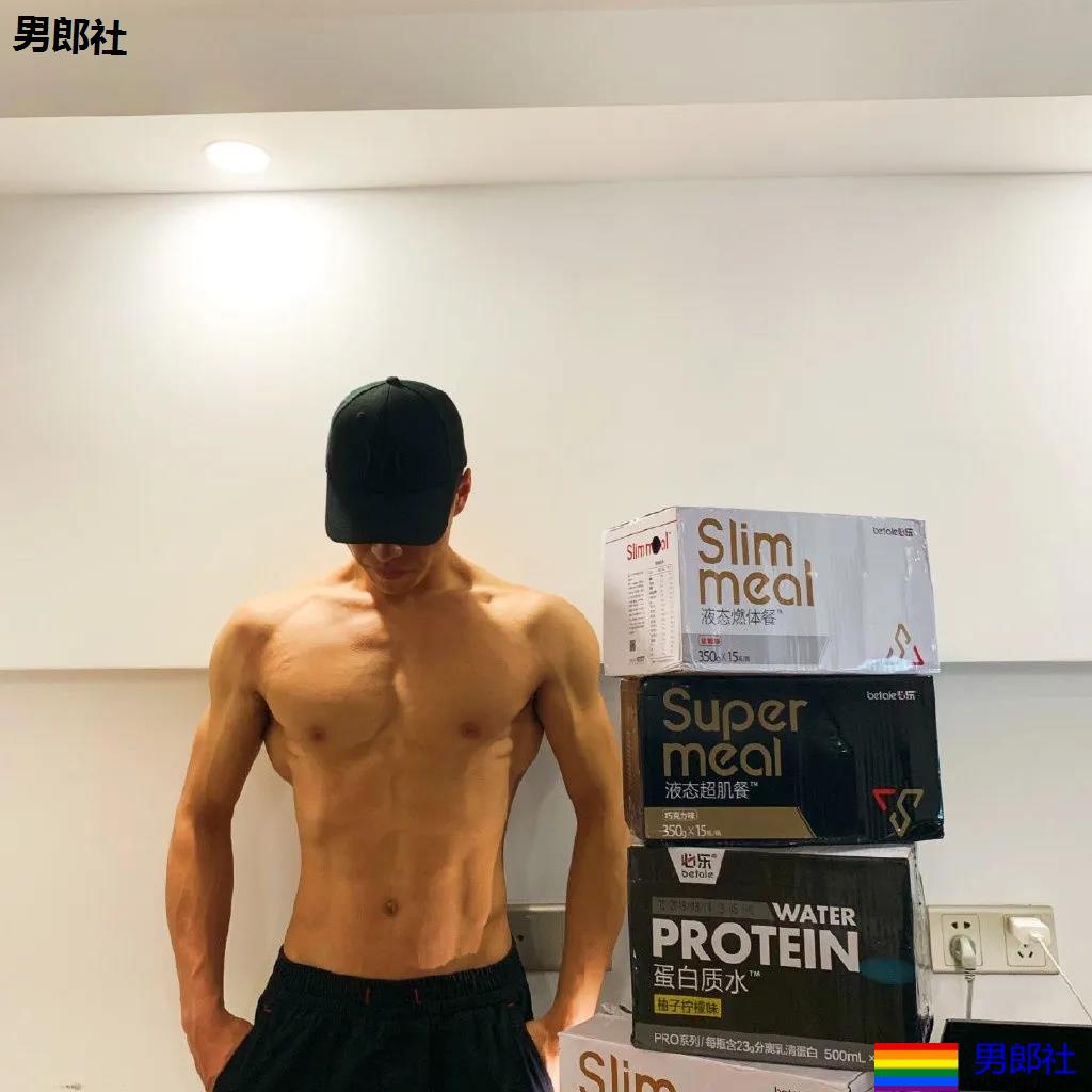 寸头体育生被当成"教具"，八块腹肌小狼狗很长很tu! - 51虹马