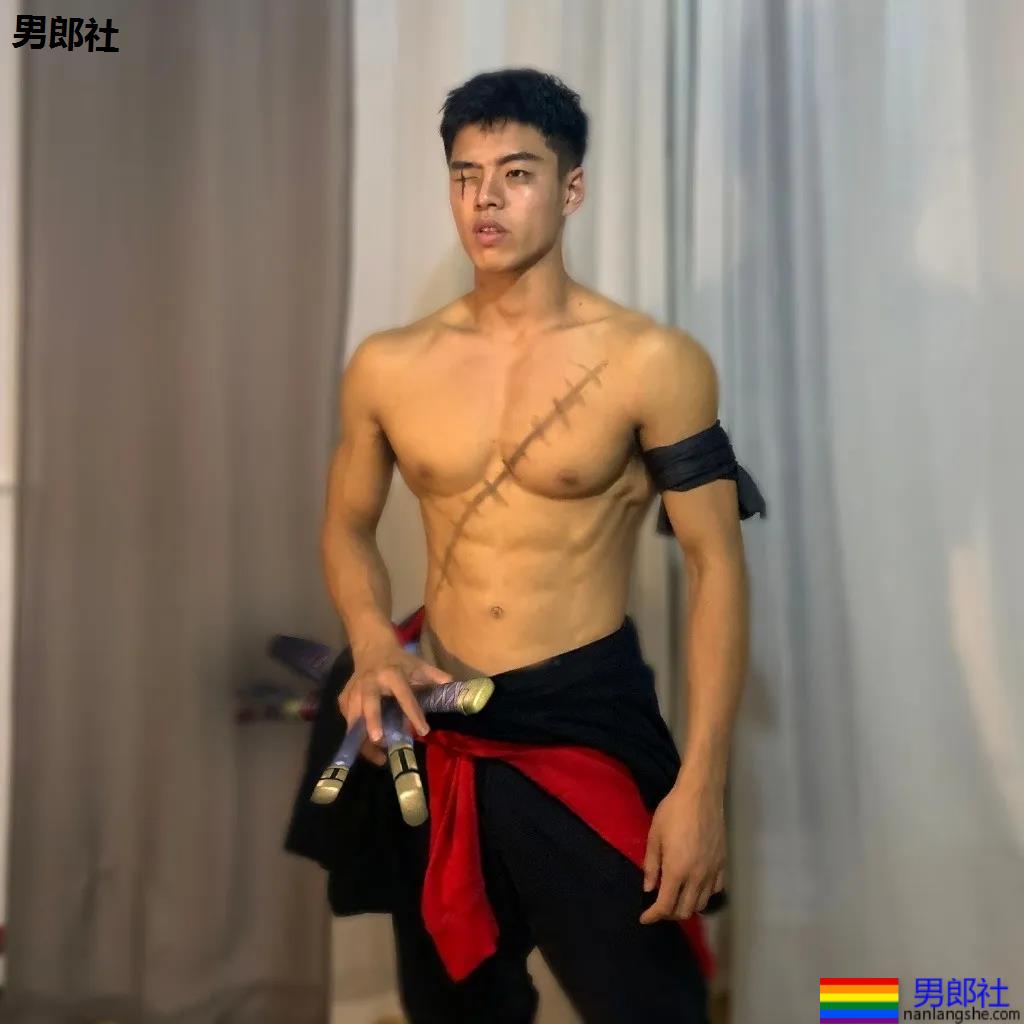 寸头体育生被当成"教具"，八块腹肌小狼狗很长很tu! - 51虹马