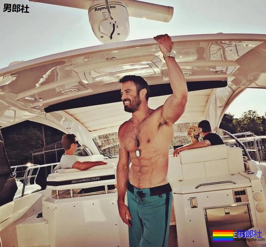 真人秀里优质正装肌肉男星，私下这么暴力？ - 51虹马