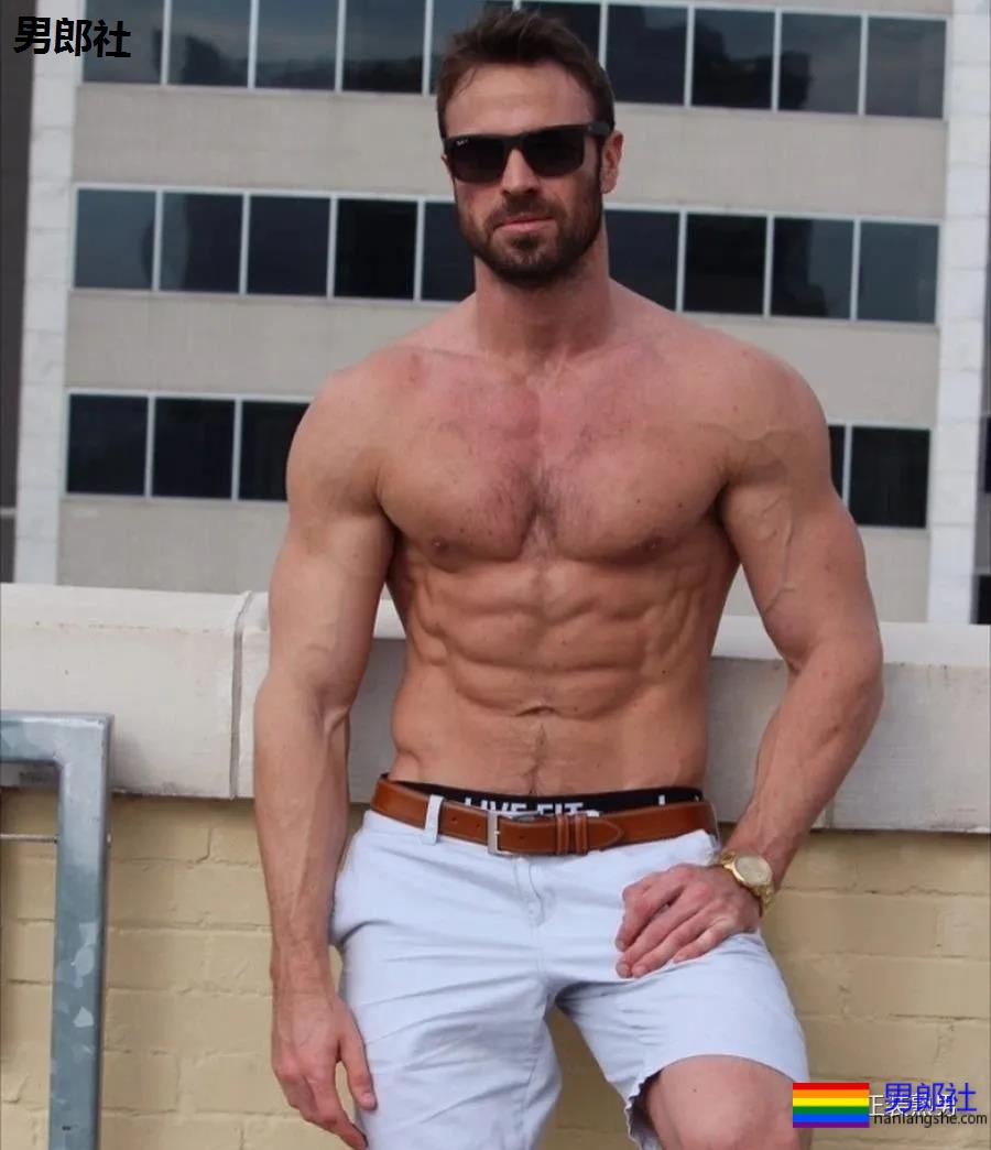 真人秀里优质正装肌肉男星，私下这么暴力？ - 51虹马