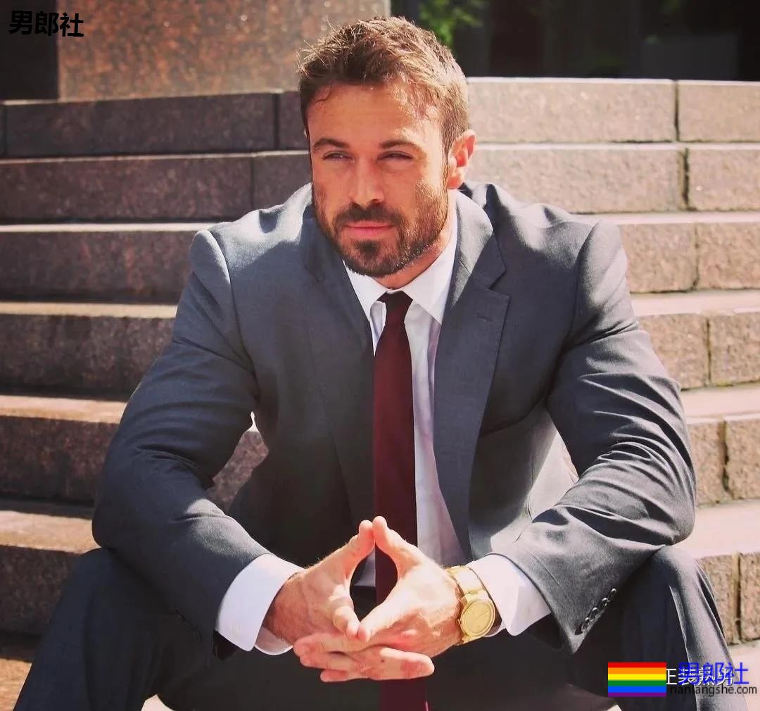 真人秀里优质正装肌肉男星，私下这么暴力？ - 51虹马