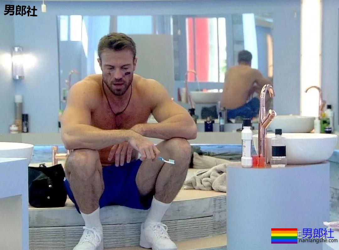真人秀里优质正装肌肉男星，私下这么暴力？ - 51虹马