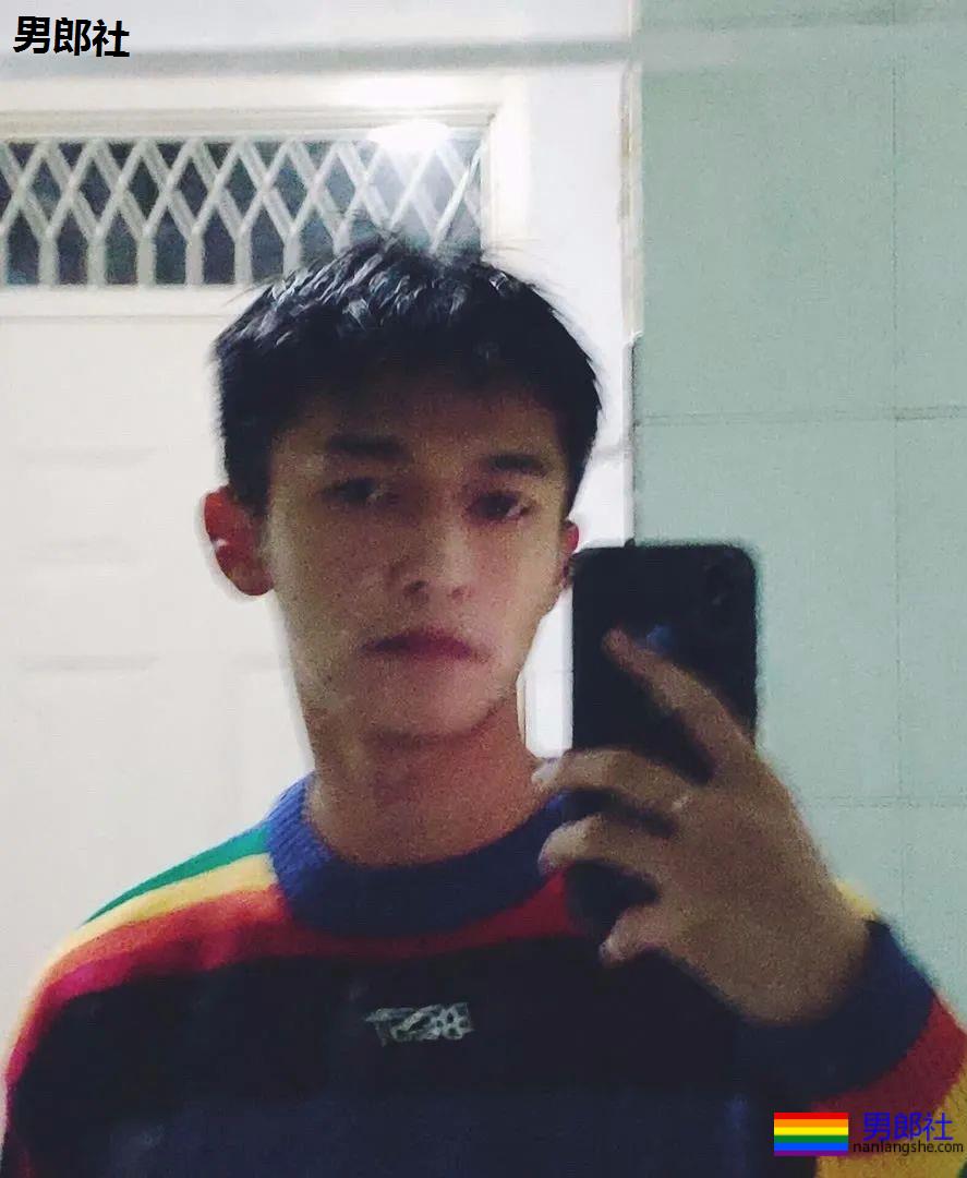 00后越来越大了，换衣室遇到这样的怎么办 - 51虹马