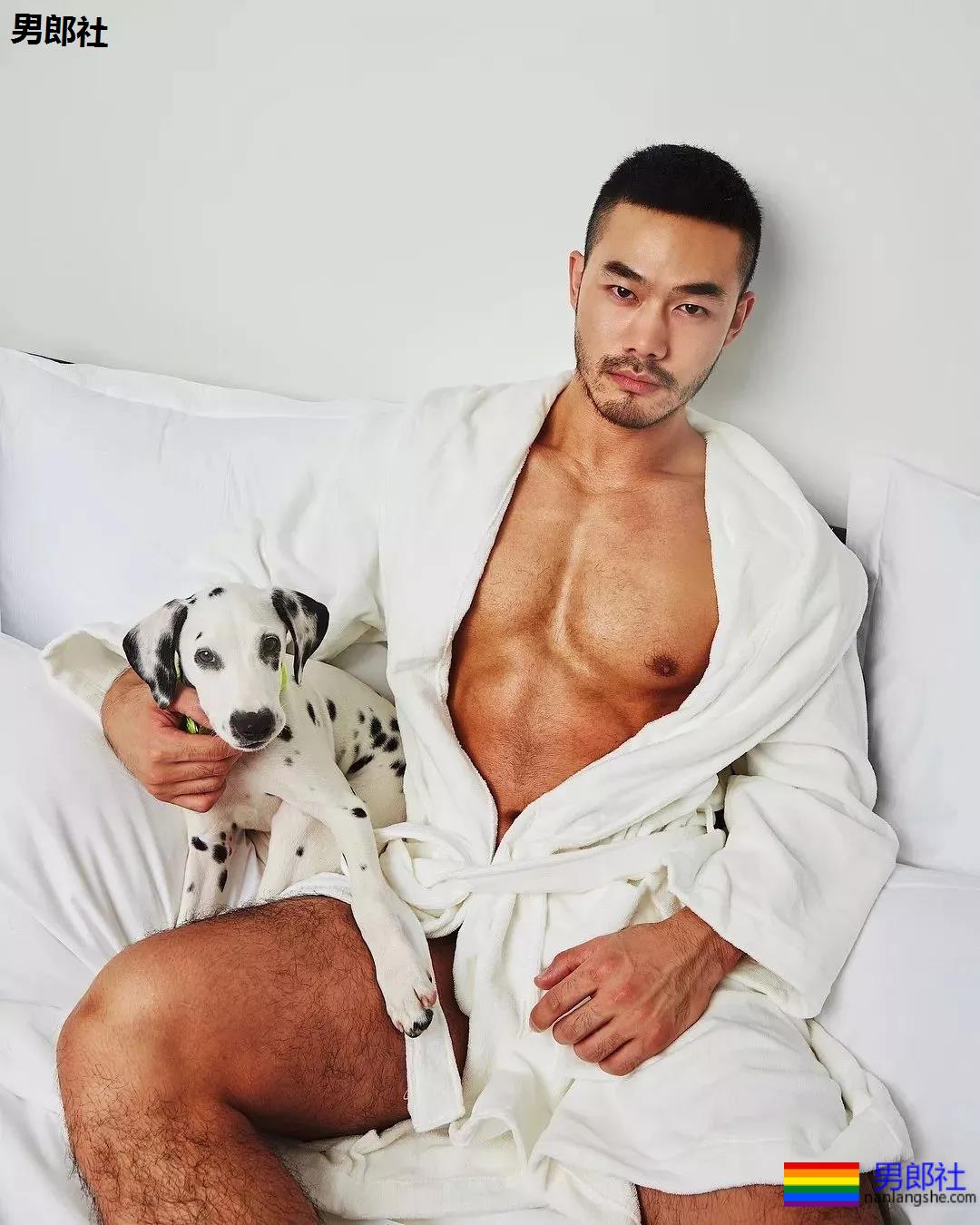 相比去酒吧都要蹭门票的“野鸡”，他们才算是人生赢家！ - 51虹马