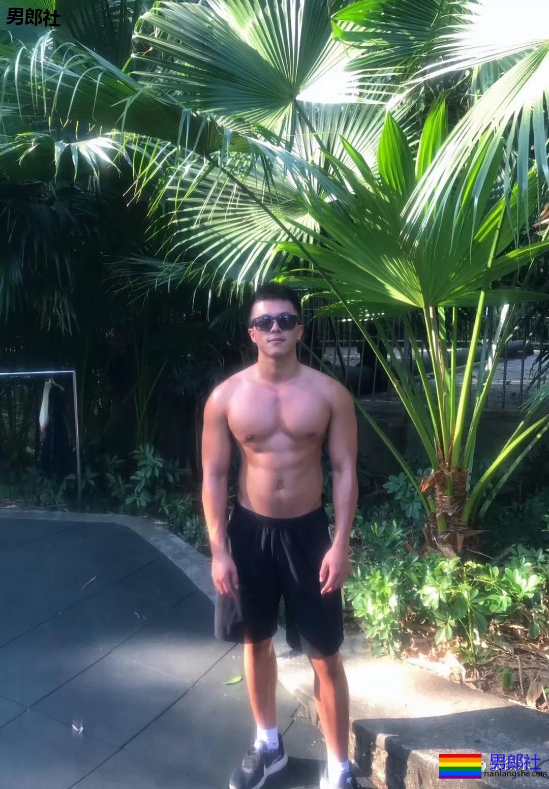 相比去酒吧都要蹭门票的“野鸡”，他们才算是人生赢家！ - 51虹马