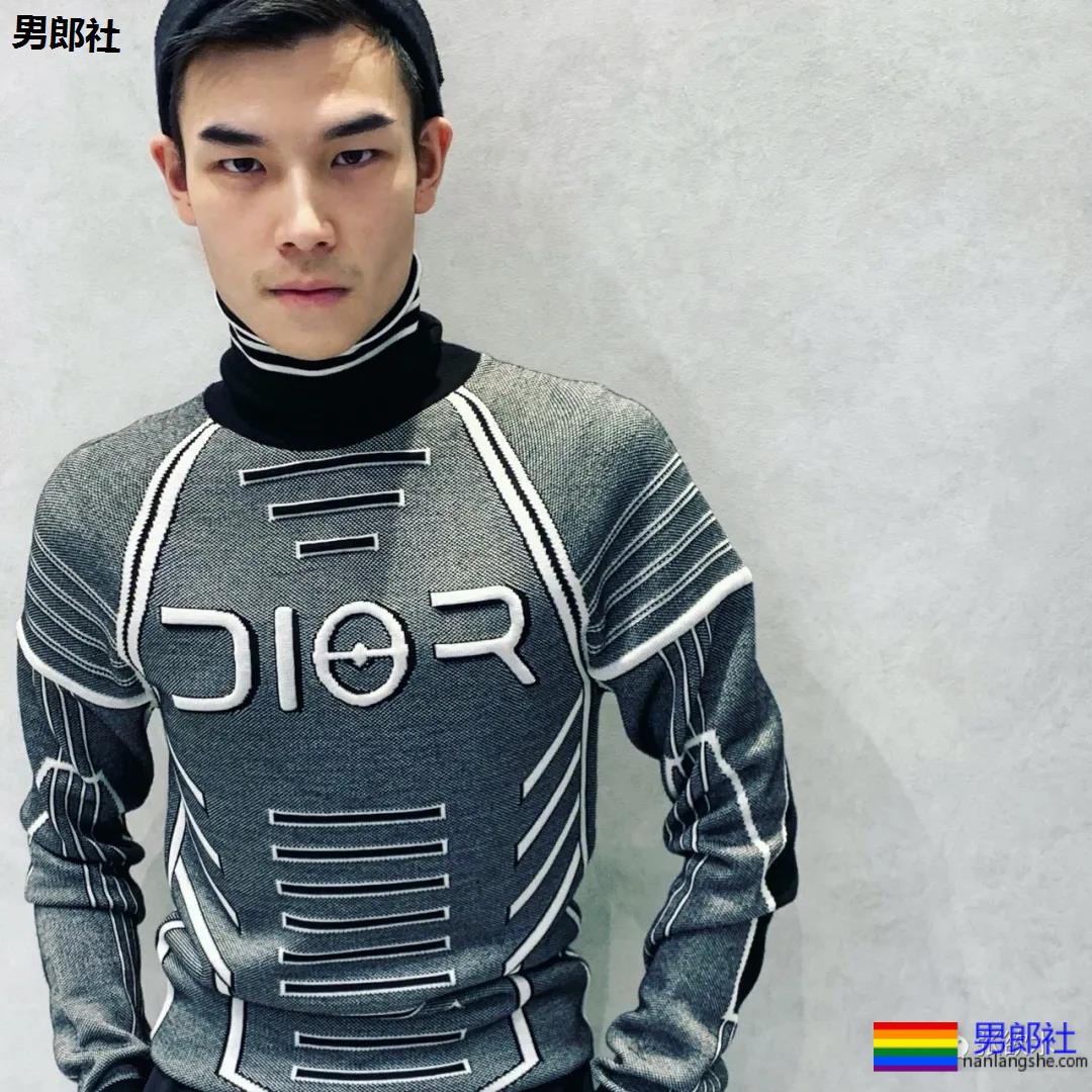 相比去酒吧都要蹭门票的“野鸡”，他们才算是人生赢家！ - 51虹马