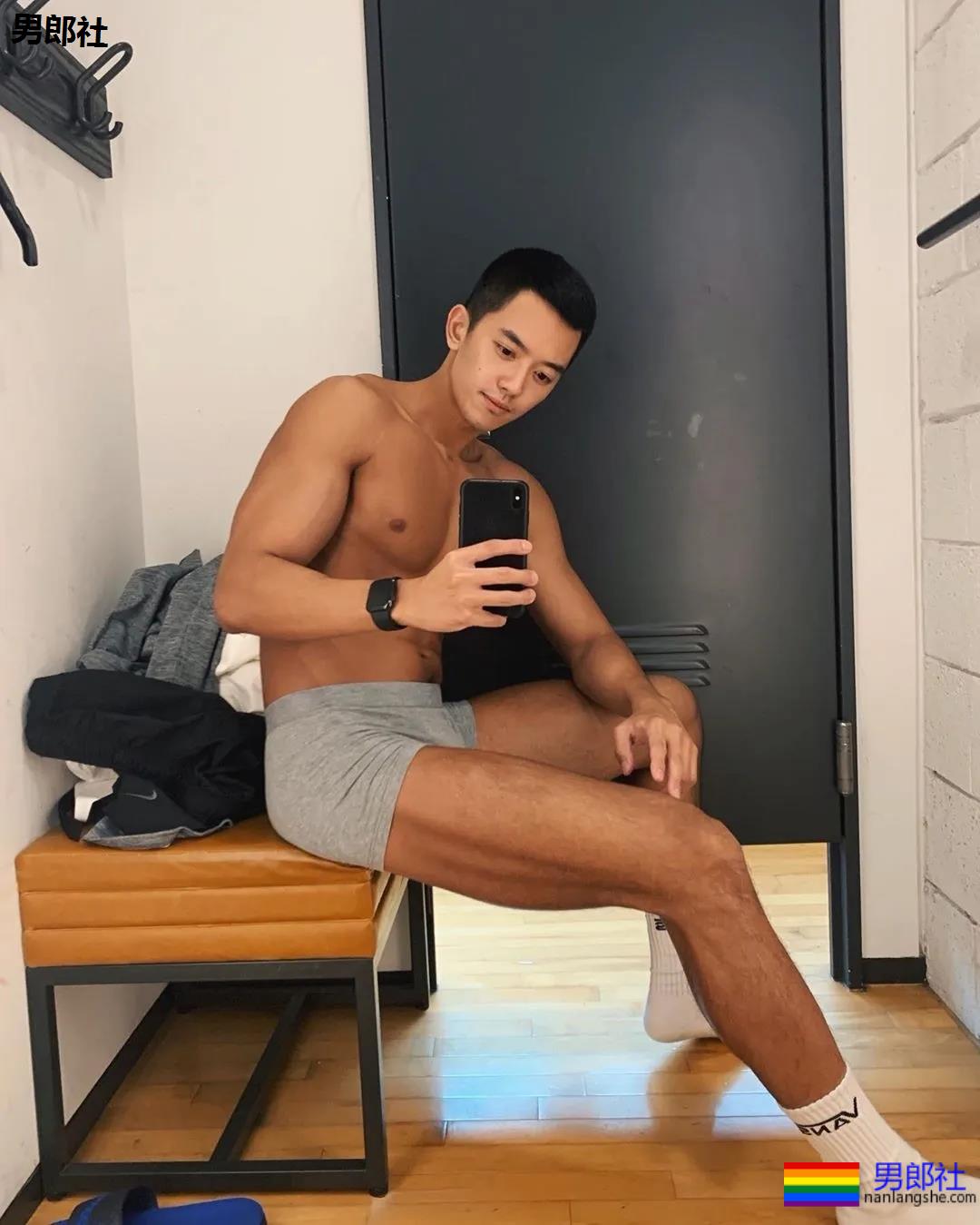 190"大物"筋肉狼狗下海，被摄影师爆料后清空羞涩大写真！ - 51虹马