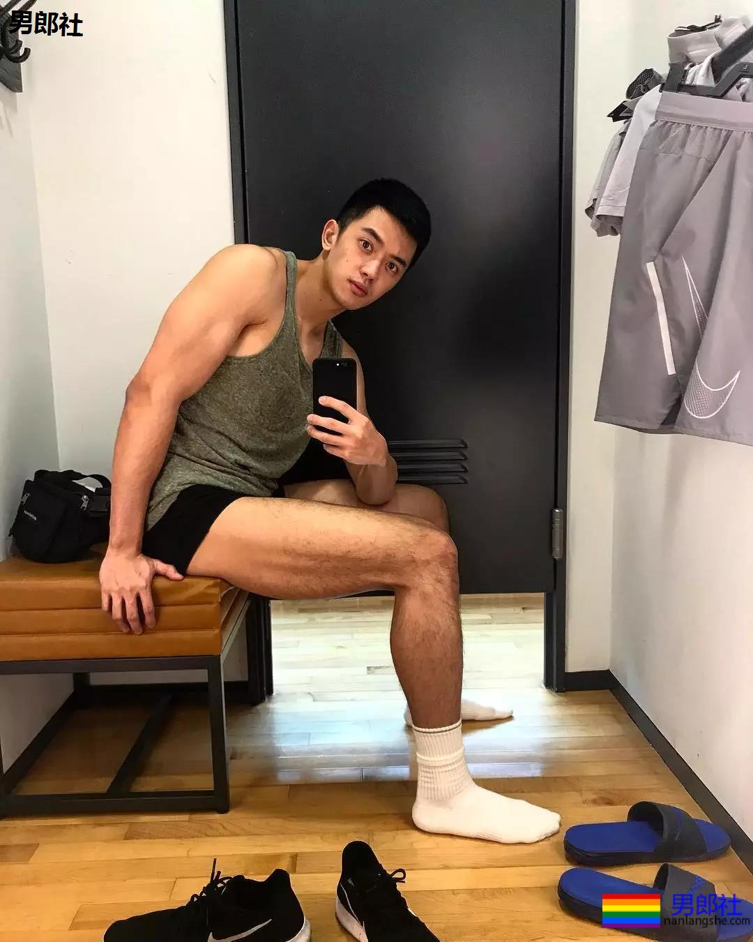 190"大物"筋肉狼狗下海，被摄影师爆料后清空羞涩大写真！ - 51虹马