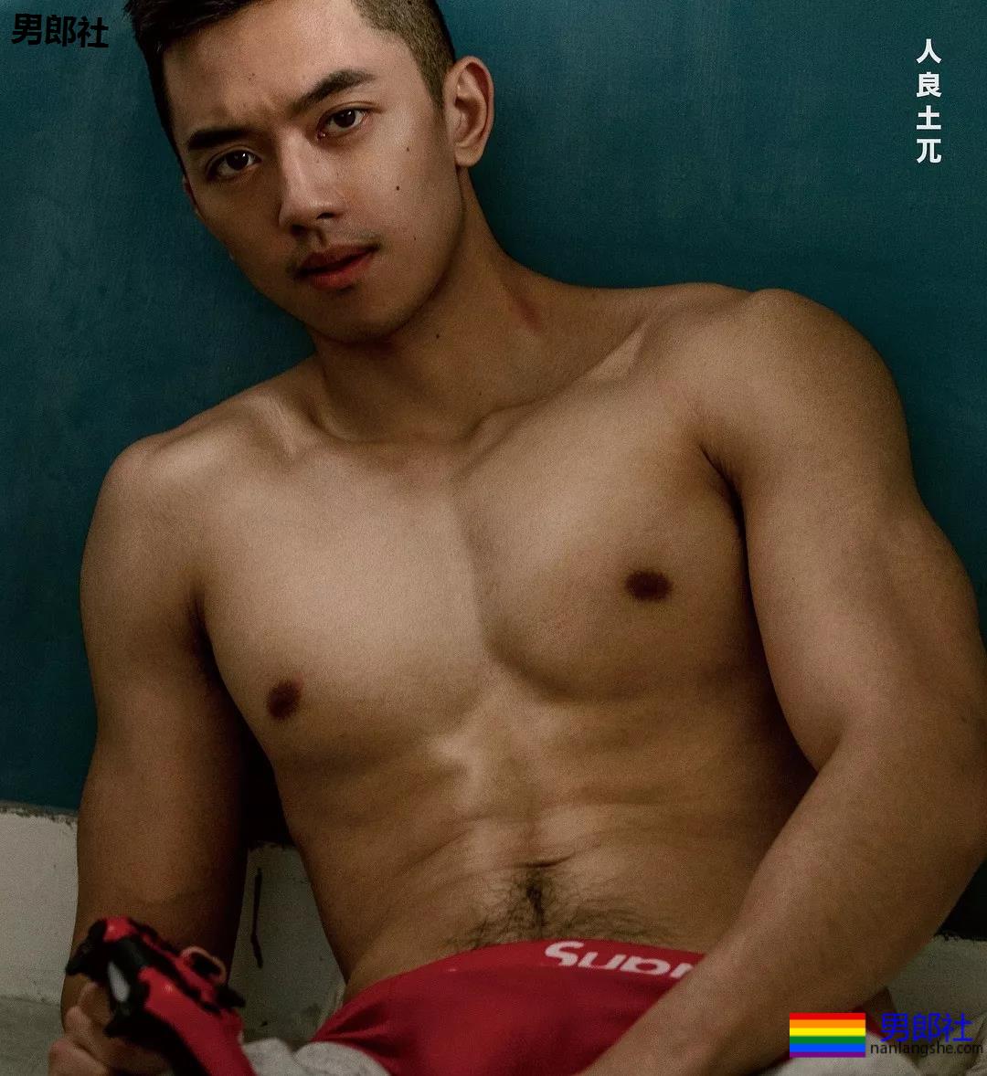 190"大物"筋肉狼狗下海，被摄影师爆料后清空羞涩大写真！ - 51虹马