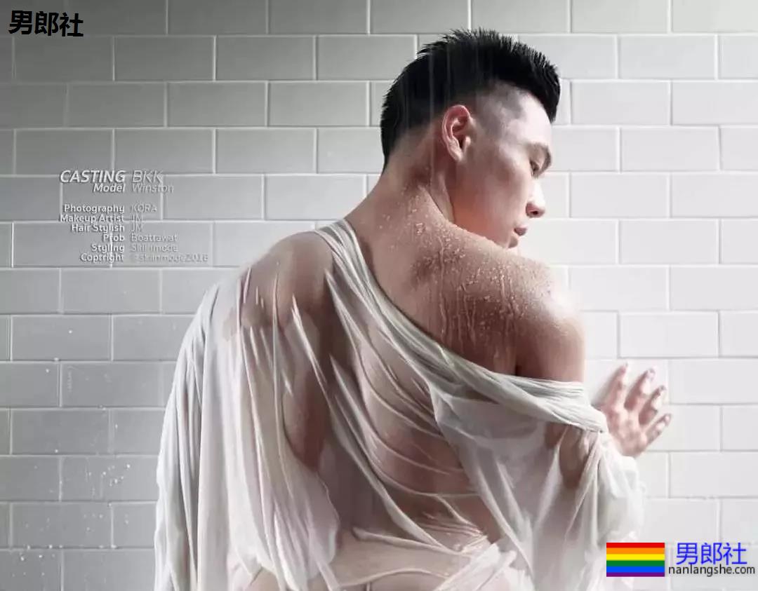 向左玩大尺度卖“肉”，满屏SAO气，郭碧婷知道吗？ - 51虹马