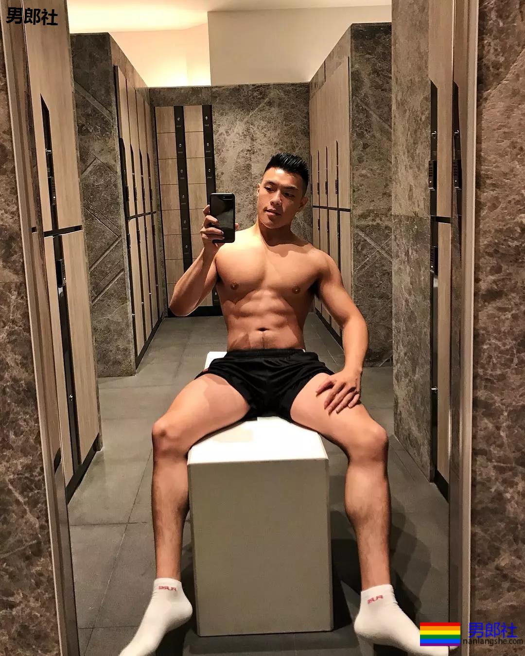 向左玩大尺度卖“肉”，满屏SAO气，郭碧婷知道吗？ - 51虹马