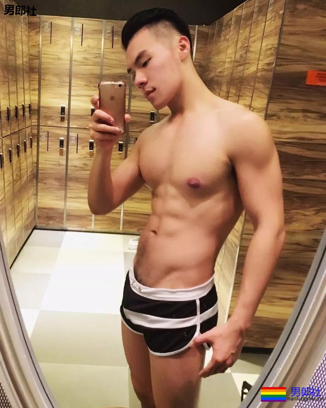 向左玩大尺度卖“肉”，满屏SAO气，郭碧婷知道吗？ - 51虹马