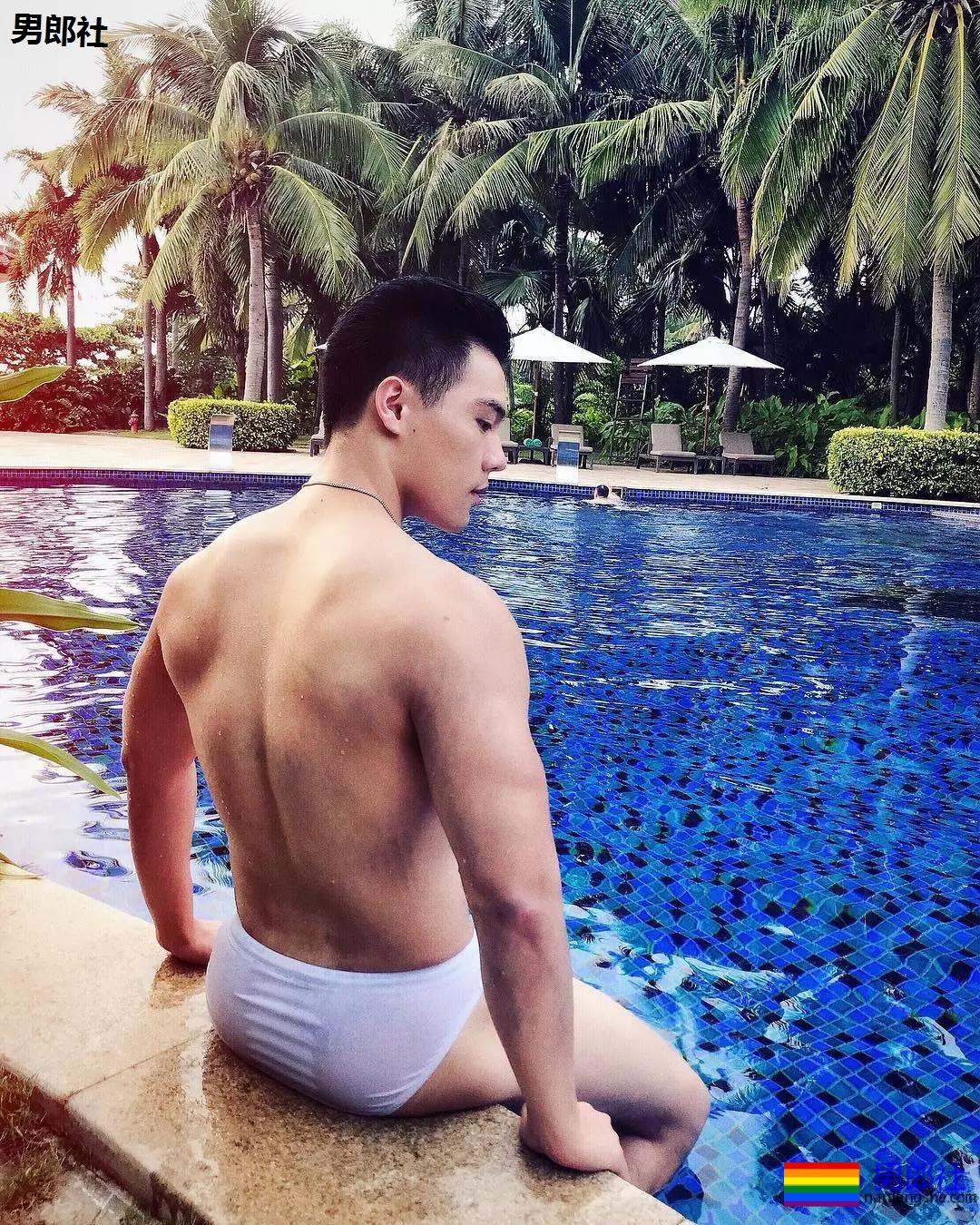 向左玩大尺度卖“肉”，满屏SAO气，郭碧婷知道吗？ - 51虹马