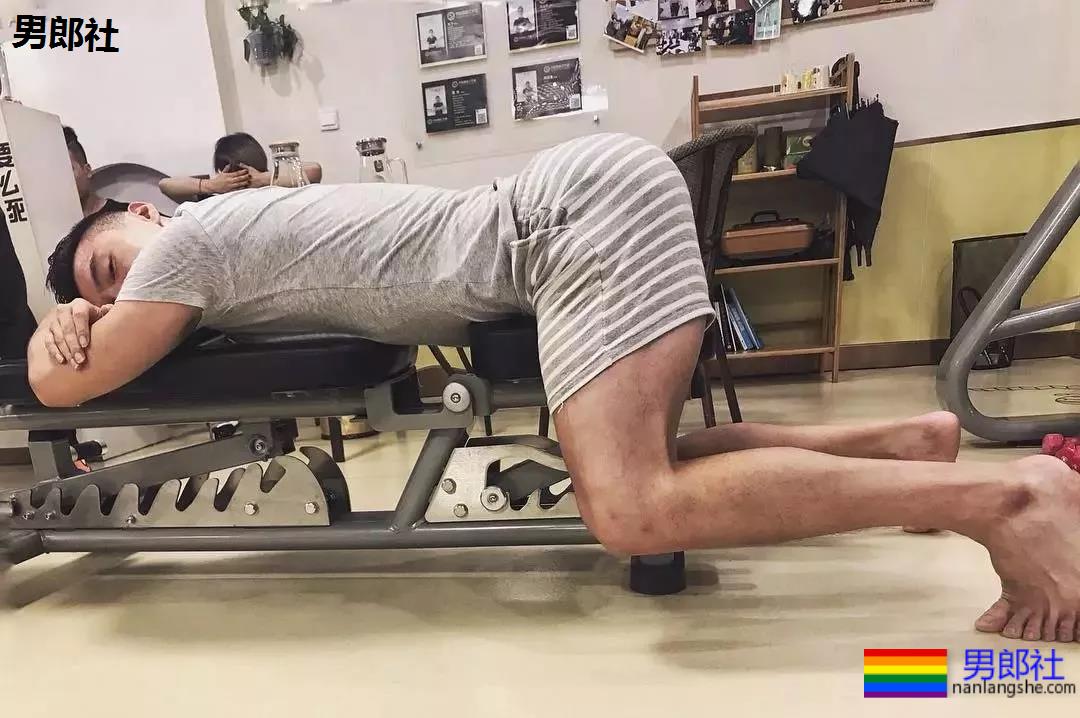 向左玩大尺度卖“肉”，满屏SAO气，郭碧婷知道吗？ - 51虹马