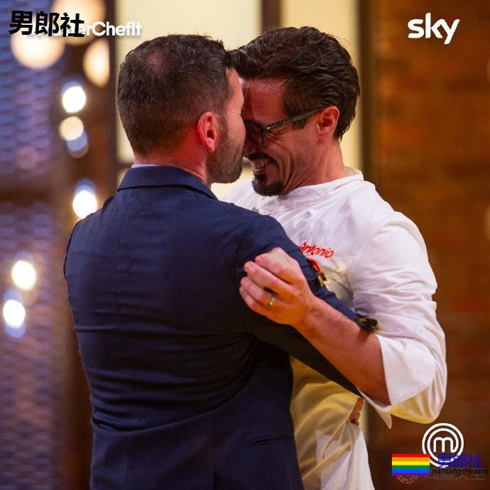 意版《厨艺大师》冠军在电视直播中向同性伴侣求婚 - 51虹马
