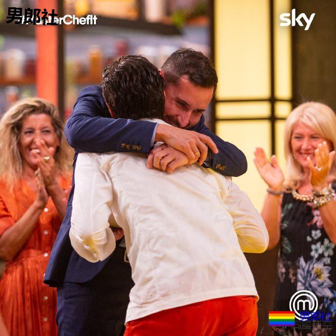 意版《厨艺大师》冠军在电视直播中向同性伴侣求婚 - 51虹马