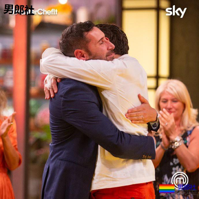 意版《厨艺大师》冠军在电视直播中向同性伴侣求婚 - 51虹马
