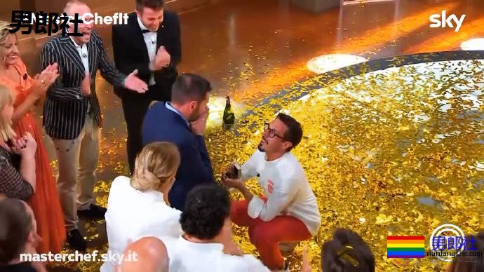 意版《厨艺大师》冠军在电视直播中向同性伴侣求婚 - 51虹马