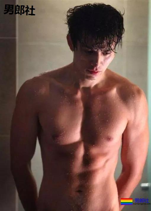 38岁李东旭腹肌秒杀小狼狗,他的浴室戏看呆了 - 51虹马 38岁李东旭腹肌秒杀小狼狗,他的浴室戏看呆了 - 51虹马