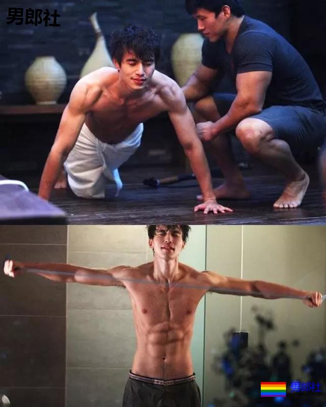 38岁李东旭腹肌秒杀小狼狗,他的浴室戏看呆了 - 51虹马 38岁李东旭腹肌秒杀小狼狗,他的浴室戏看呆了 - 51虹马