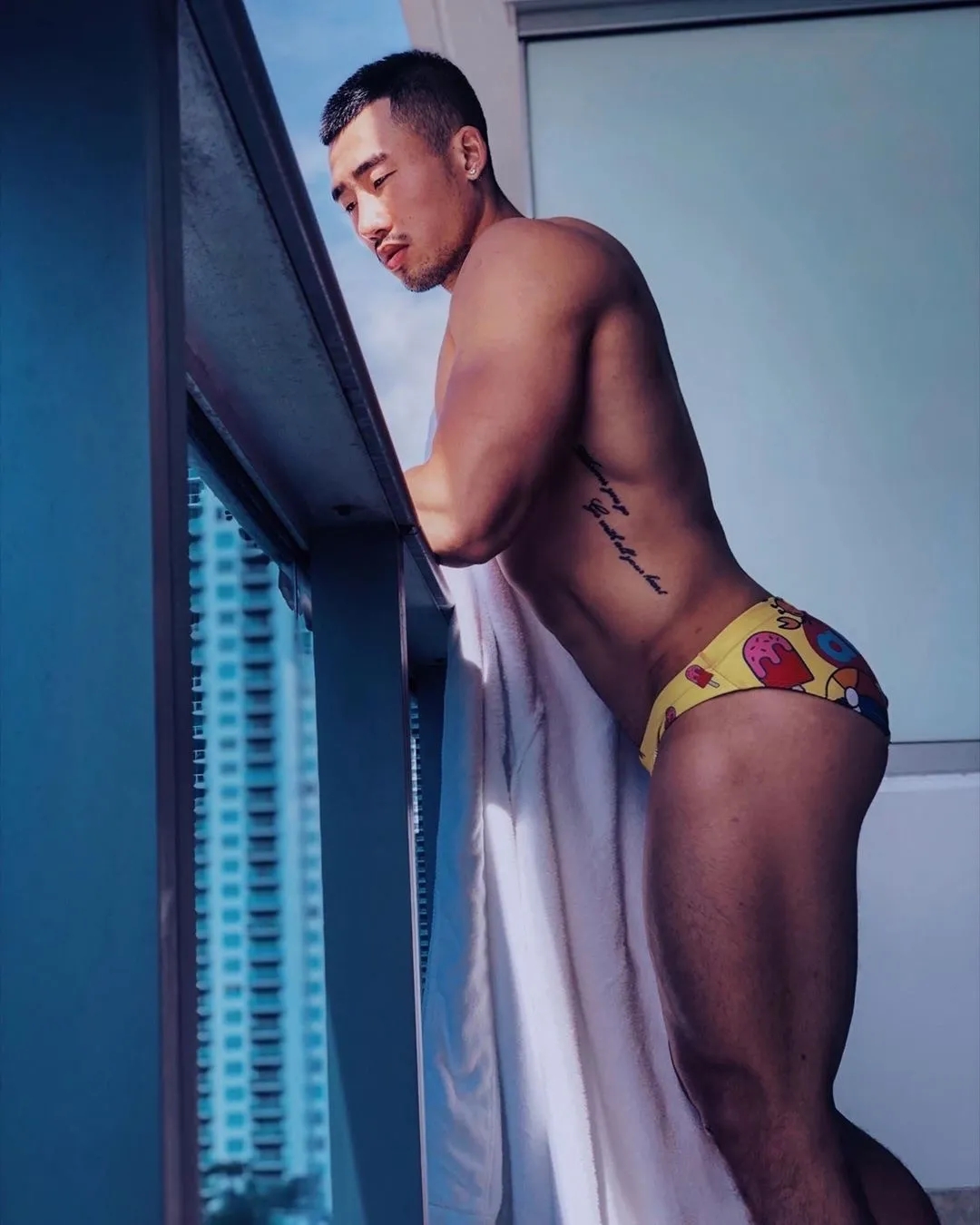 我的警察老公原来是gay - 51虹马 我的警察老公原来是gay - 51虹马