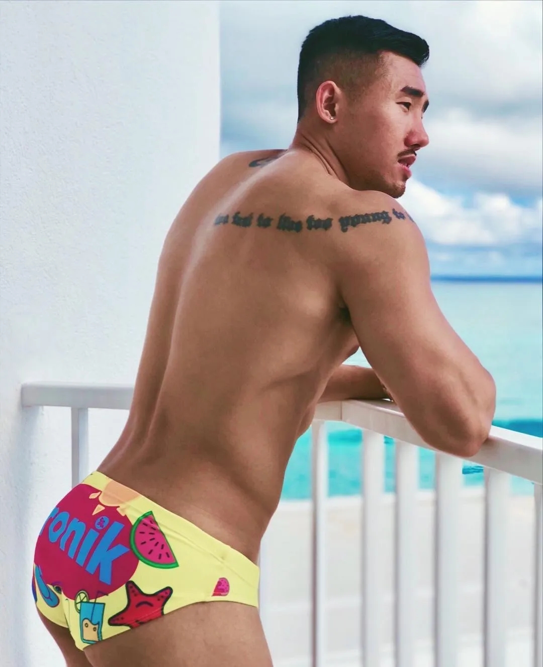 我的警察老公原来是gay - 51虹马 我的警察老公原来是gay - 51虹马