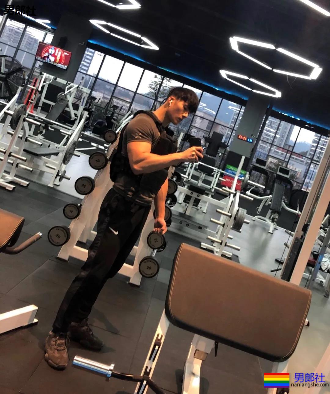 185cm大大大长腿小哥哥，来我家做客！ - 51虹马