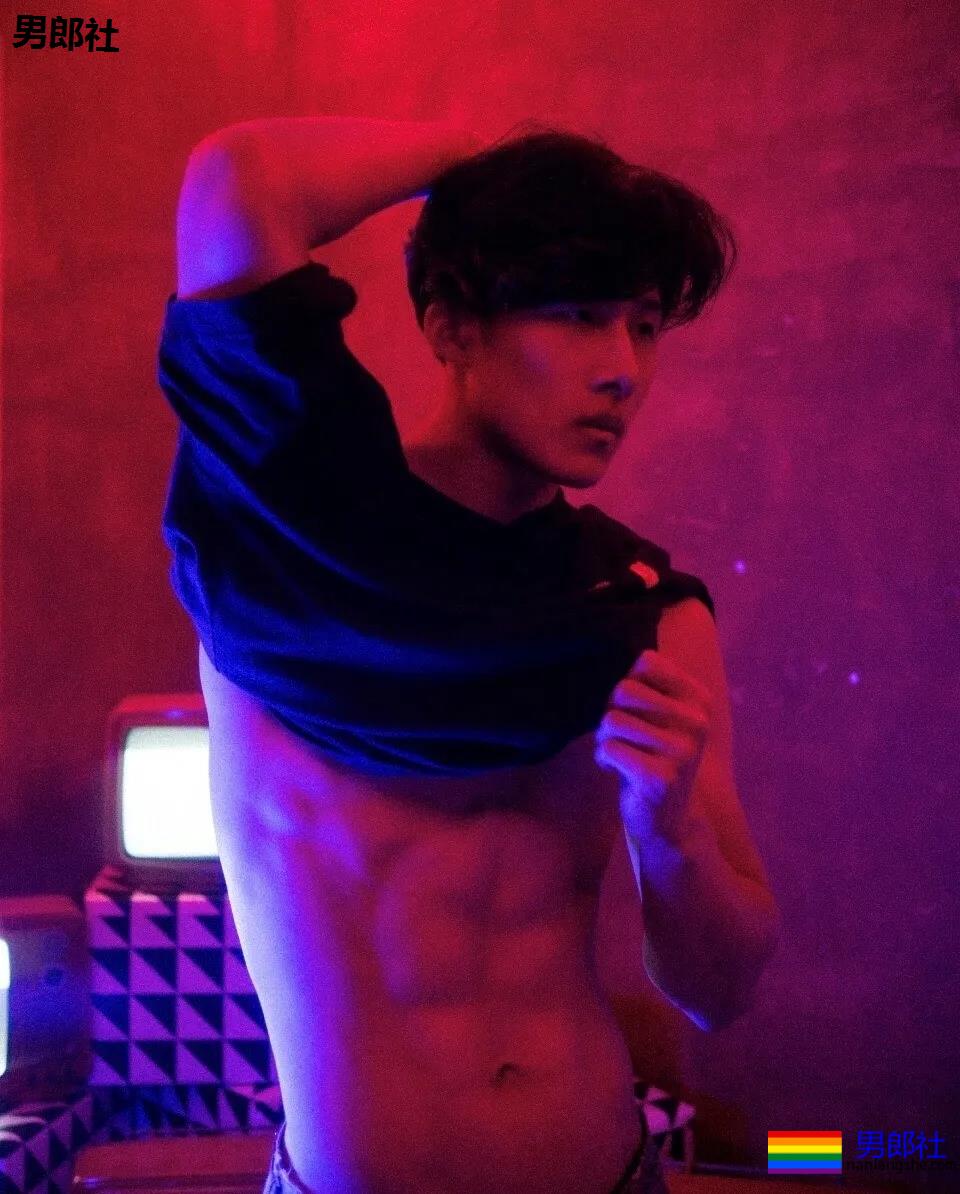 185cm大大大长腿小哥哥，来我家做客！ - 51虹马