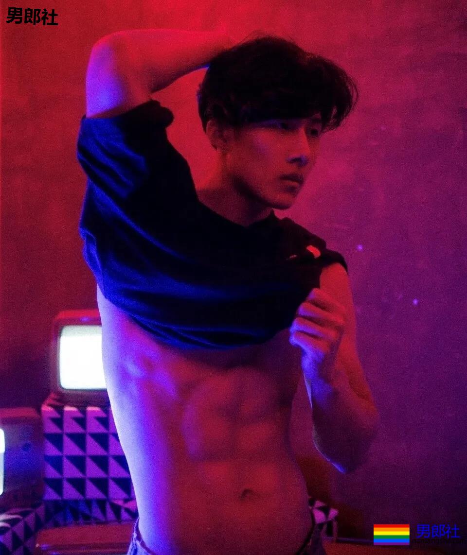 185cm大大大长腿小哥哥，来我家做客！ - 51虹马