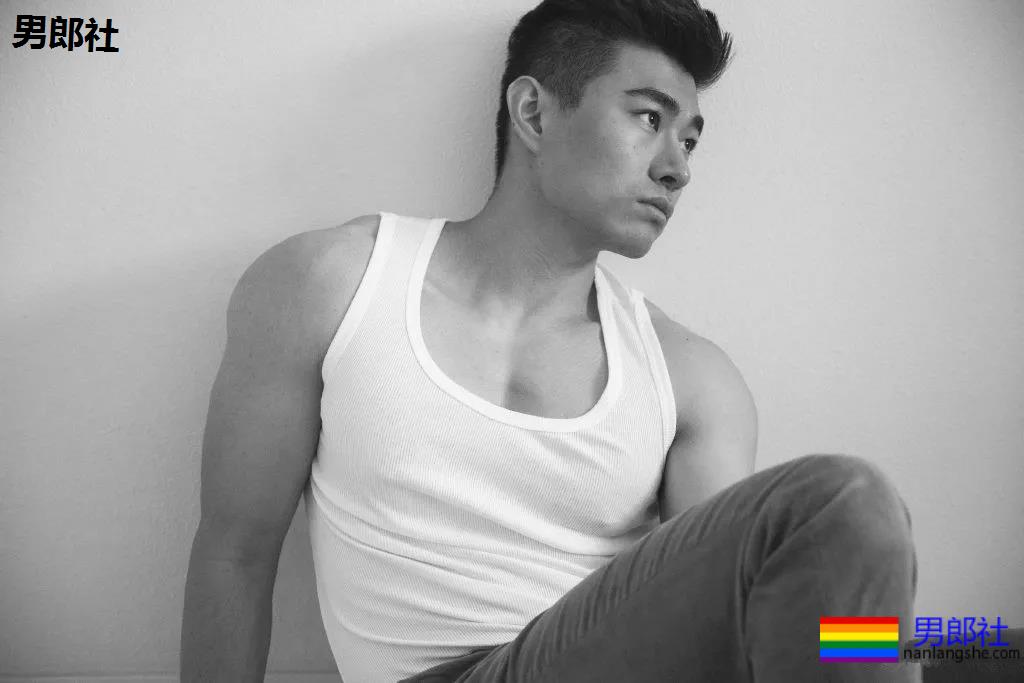 一枚阳刚帅气中年爷们，超man私照真的太浓烈! - 51虹马