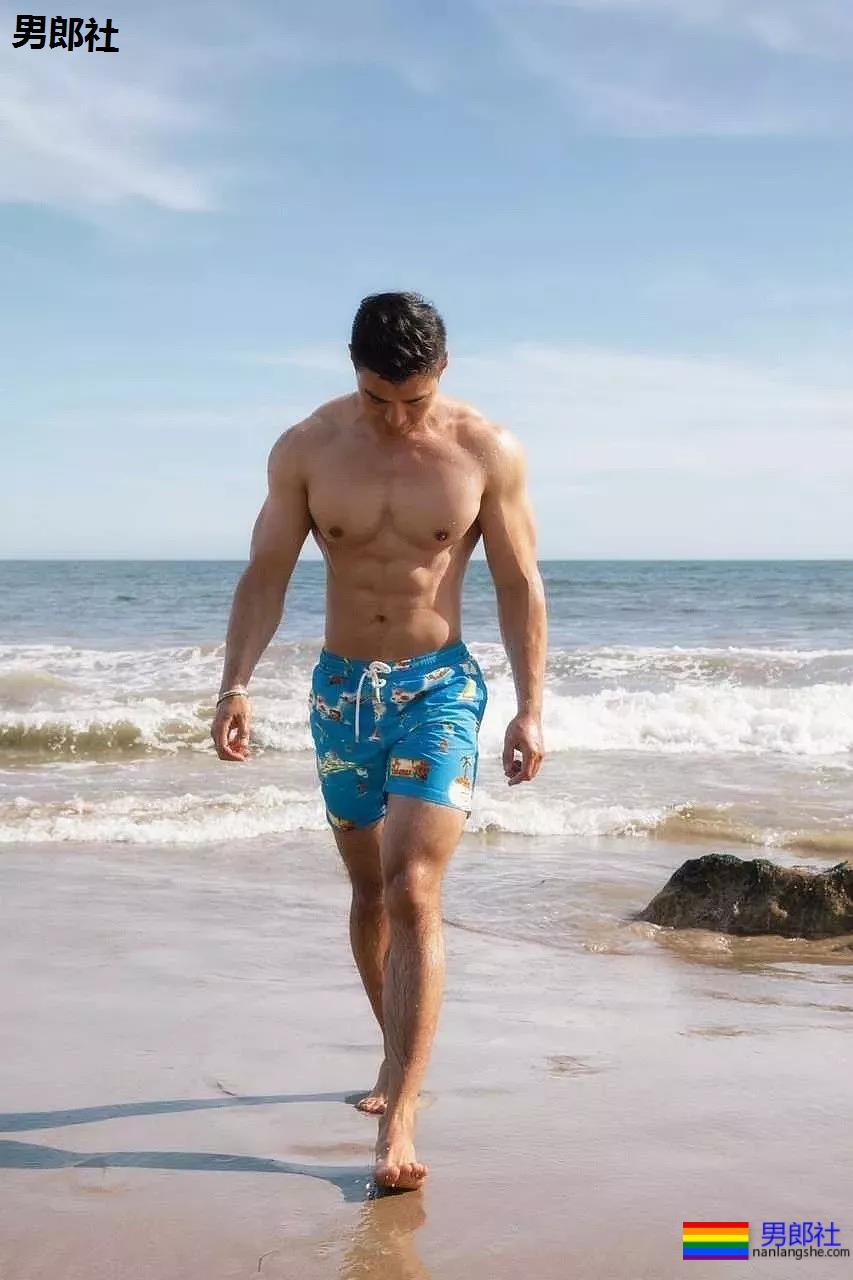 一枚阳刚帅气中年爷们，超man私照真的太浓烈! - 51虹马