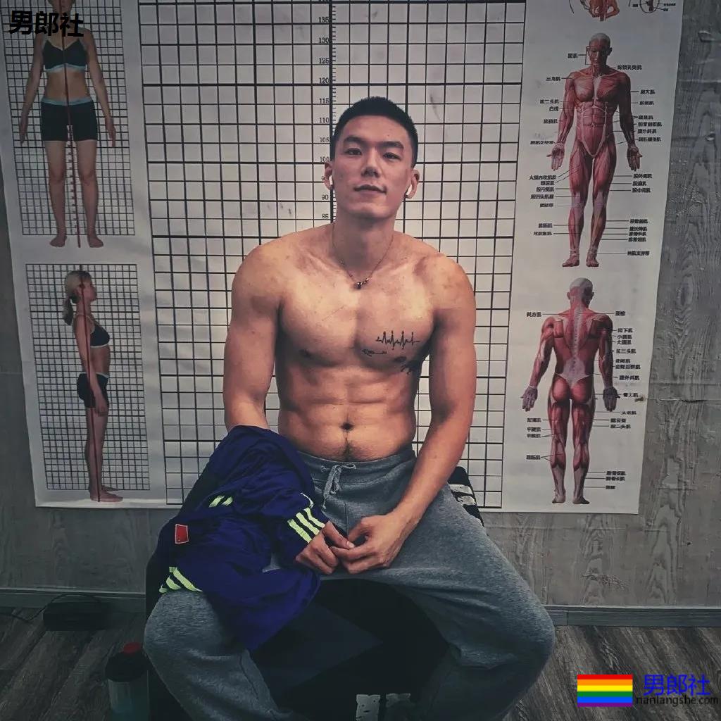 197CM大长腿排球运动员,痞帅腹肌长腿大鼻子超A惹! - 51虹马 197CM大长腿排球运动员,痞帅腹肌长腿大鼻子超A惹! - 51虹马