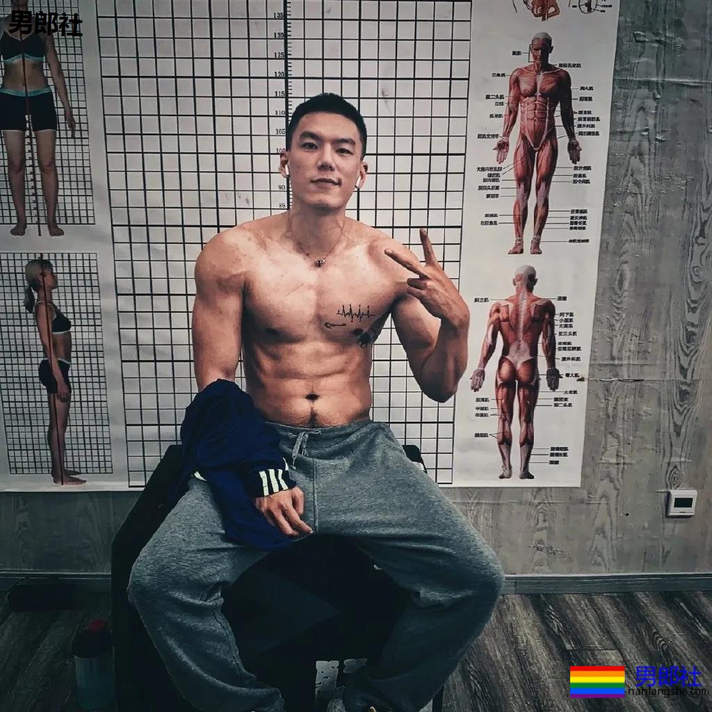 197CM大长腿排球运动员,痞帅腹肌长腿大鼻子超A惹! - 51虹马 197CM大长腿排球运动员,痞帅腹肌长腿大鼻子超A惹! - 51虹马