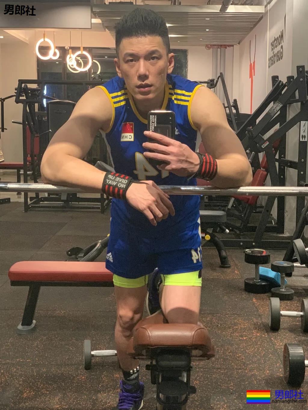 197CM大长腿排球运动员,痞帅腹肌长腿大鼻子超A惹! - 51虹马 197CM大长腿排球运动员,痞帅腹肌长腿大鼻子超A惹! - 51虹马