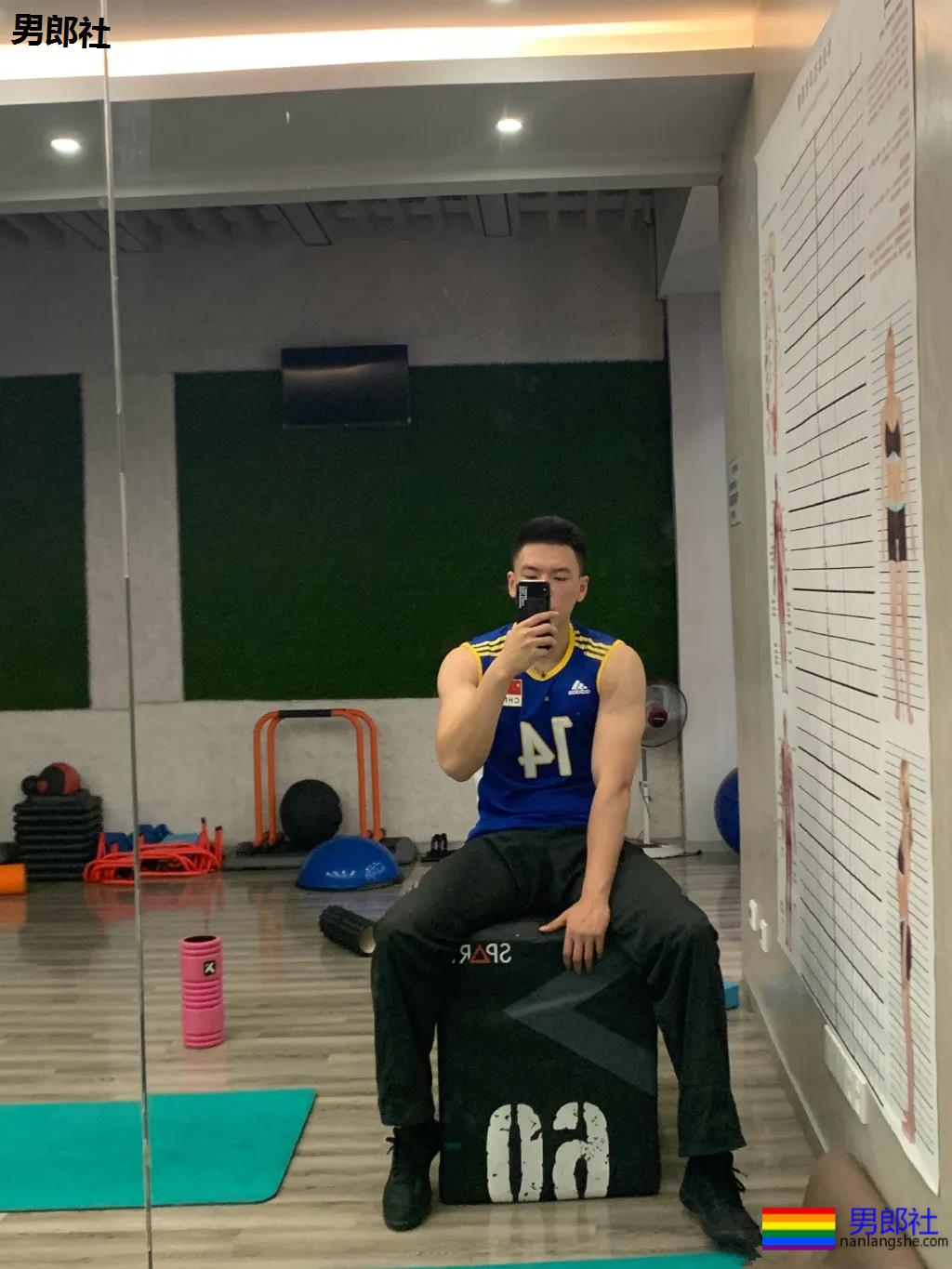 197CM大长腿排球运动员,痞帅腹肌长腿大鼻子超A惹! - 51虹马 197CM大长腿排球运动员,痞帅腹肌长腿大鼻子超A惹! - 51虹马