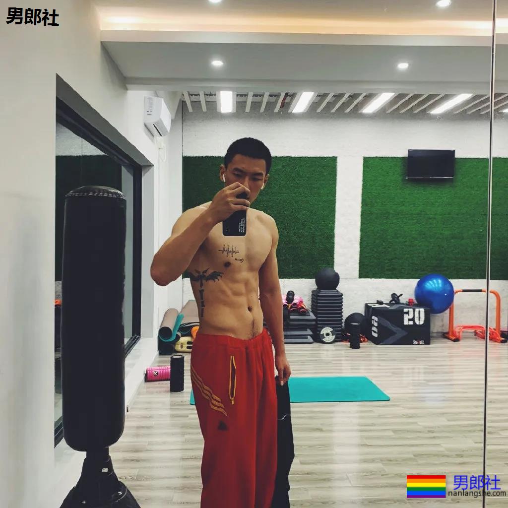 197CM大长腿排球运动员,痞帅腹肌长腿大鼻子超A惹! - 51虹马 197CM大长腿排球运动员,痞帅腹肌长腿大鼻子超A惹! - 51虹马