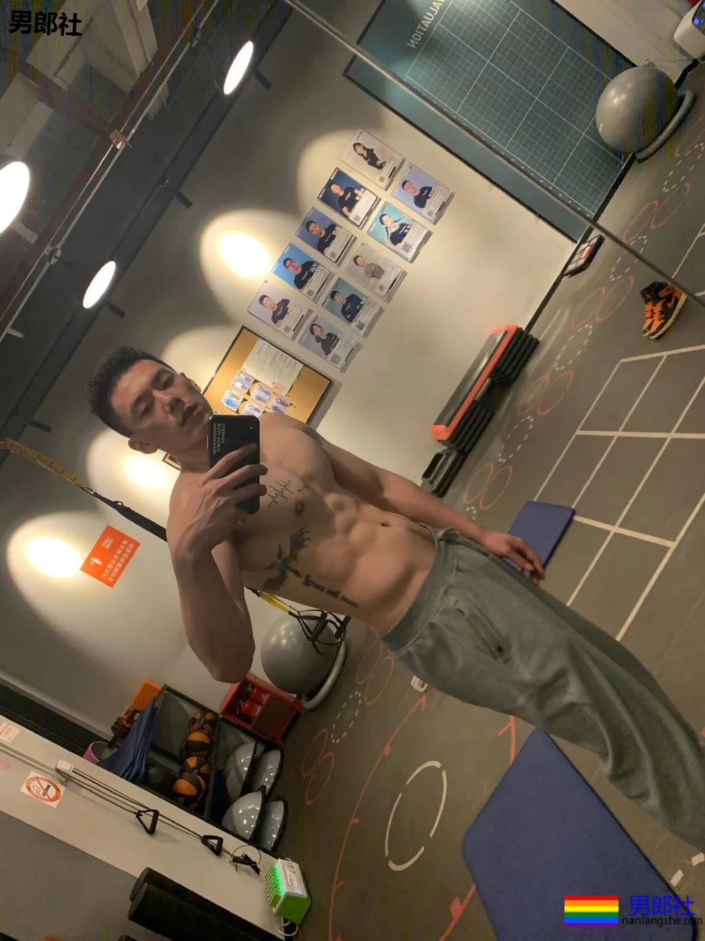 197CM大长腿排球运动员,痞帅腹肌长腿大鼻子超A惹! - 51虹马 197CM大长腿排球运动员,痞帅腹肌长腿大鼻子超A惹! - 51虹马