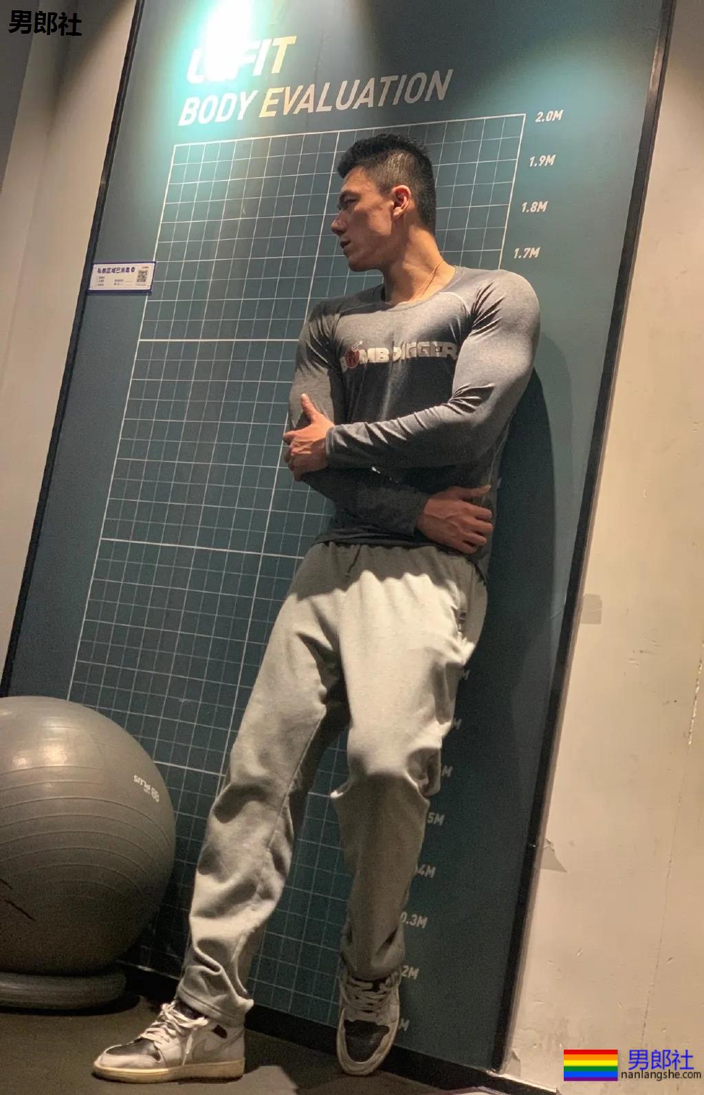 197CM大长腿排球运动员,痞帅腹肌长腿大鼻子超A惹! - 51虹马 197CM大长腿排球运动员,痞帅腹肌长腿大鼻子超A惹! - 51虹马