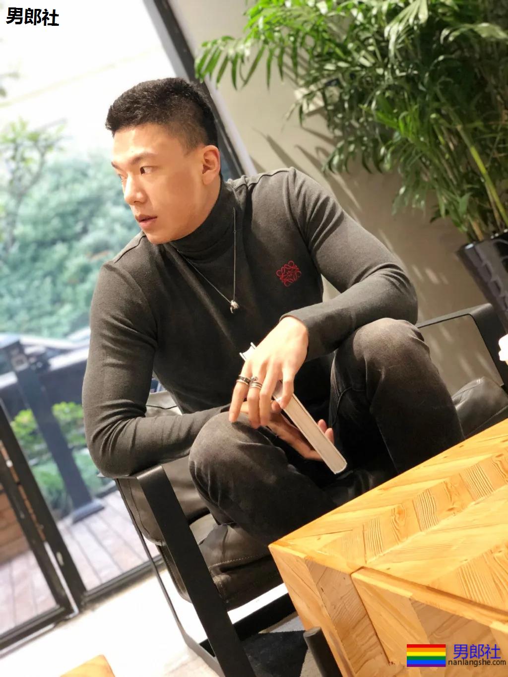 197CM大长腿排球运动员,痞帅腹肌长腿大鼻子超A惹! - 51虹马 197CM大长腿排球运动员,痞帅腹肌长腿大鼻子超A惹! - 51虹马