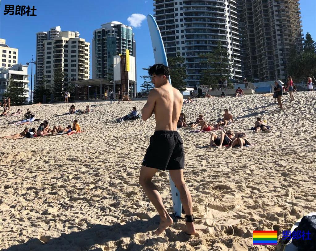 185高鼻梁筋肉大弟弟，狼腰长腿翘臀我可以玩儿一年！ - 51虹马