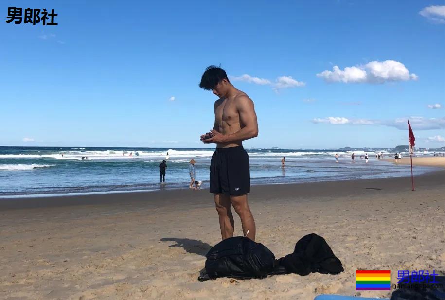 185高鼻梁筋肉大弟弟，狼腰长腿翘臀我可以玩儿一年！ - 51虹马