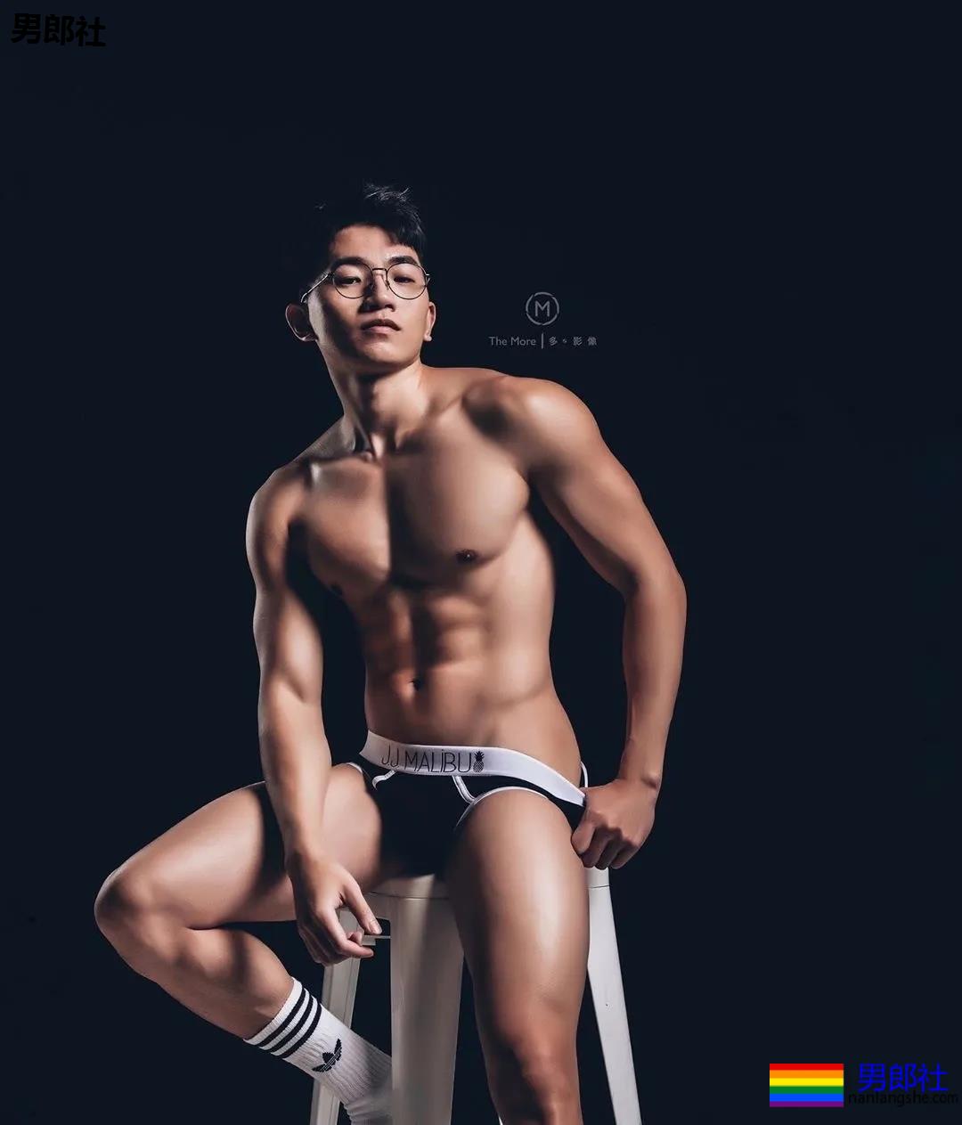 爱上35岁的已婚男人 - 51虹马