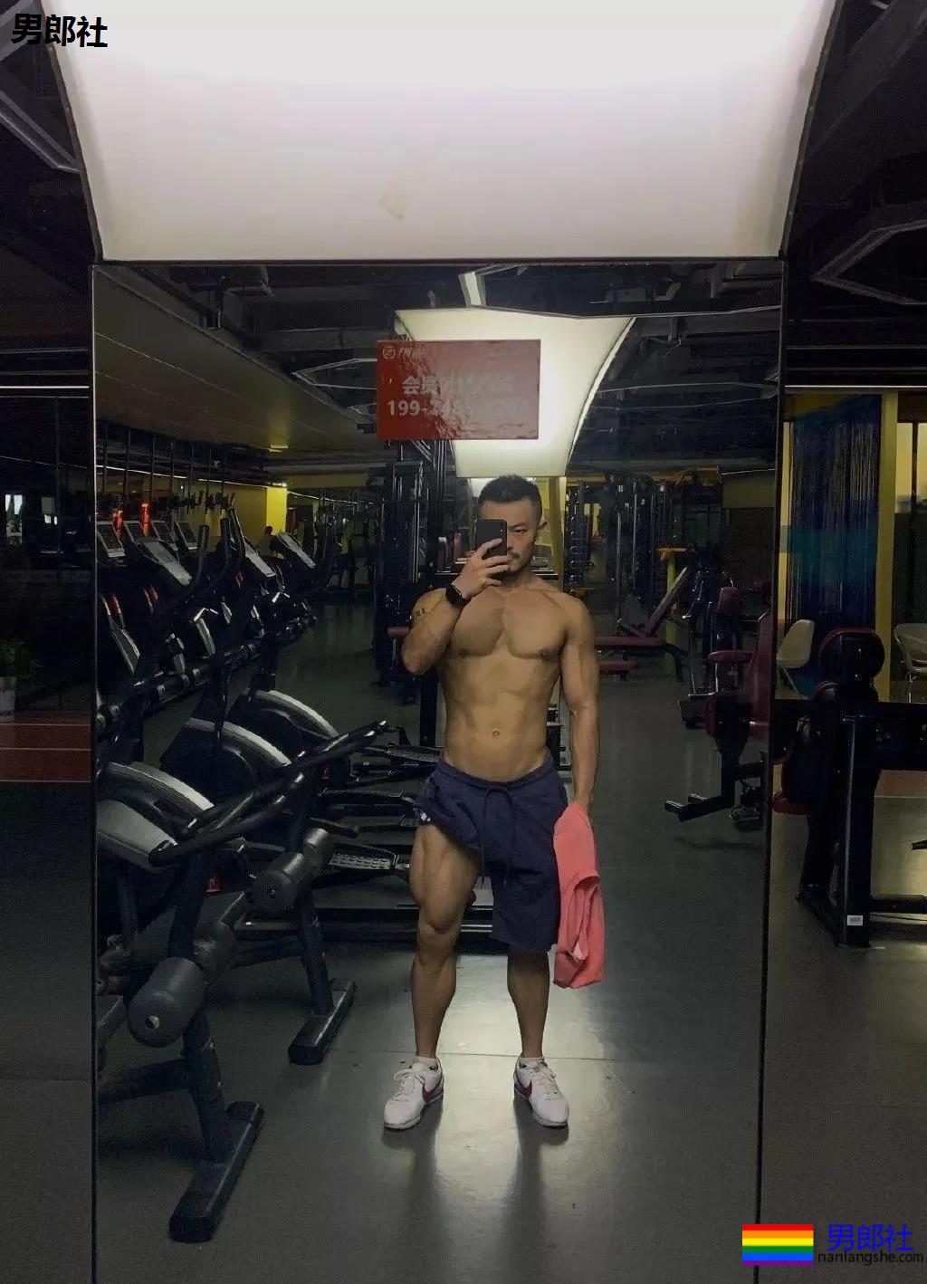 爱“骗人”的筋肉小哥硬照一览！ - 51虹马