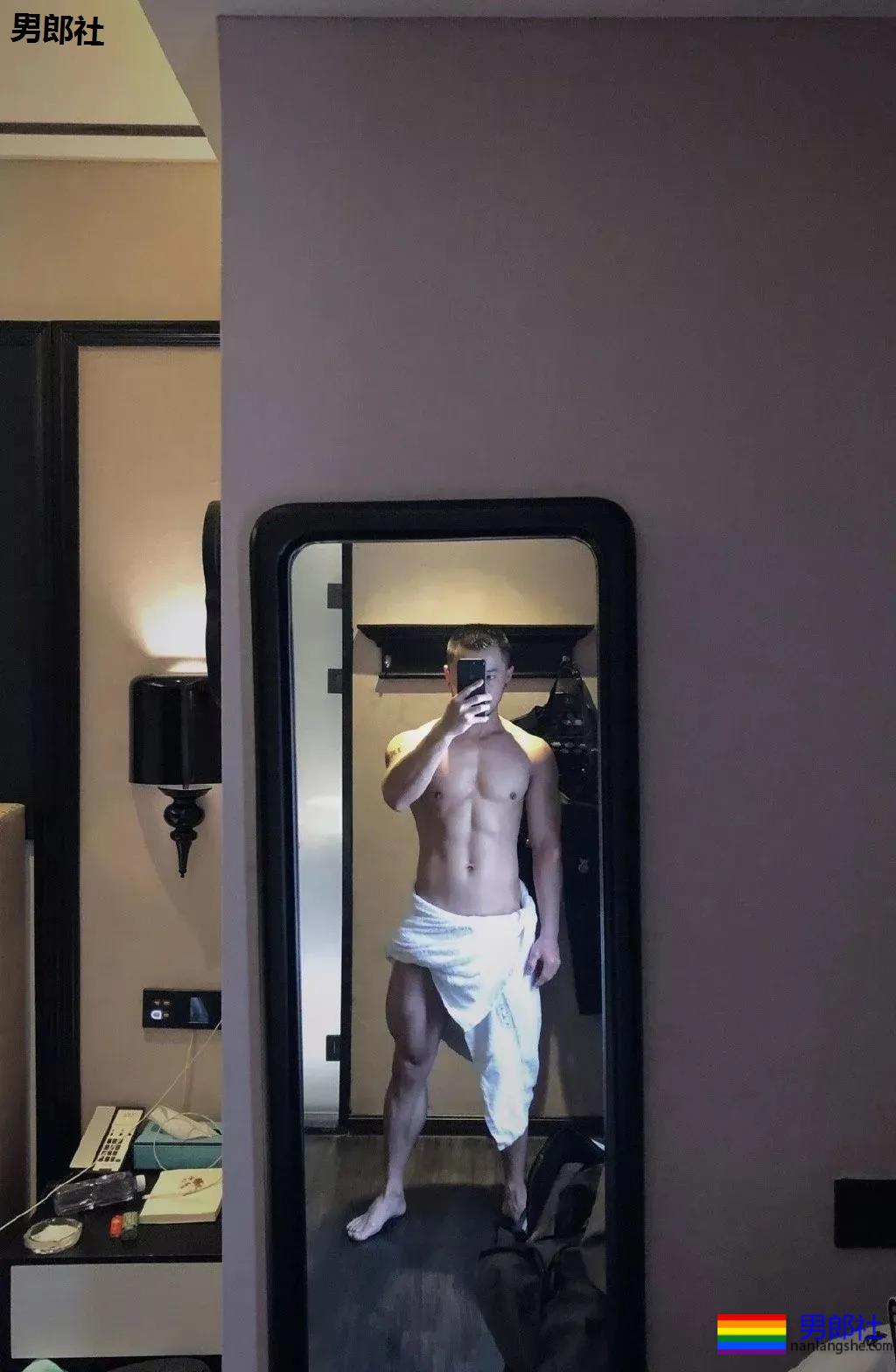 爱“骗人”的筋肉小哥硬照一览！ - 51虹马