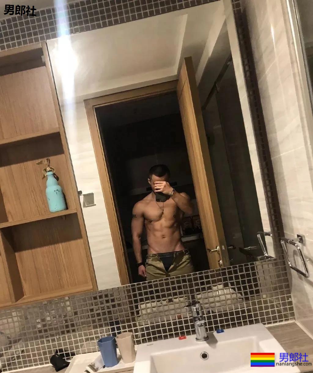 爱“骗人”的筋肉小哥硬照一览！ - 51虹马