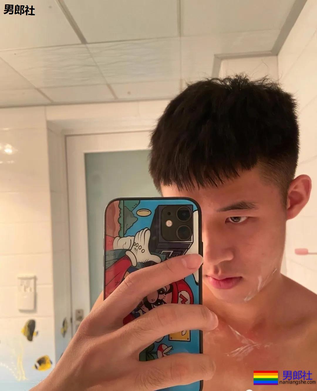 制服，体育生，肌肉男孩，你的男朋友上线撩！ - 51虹马