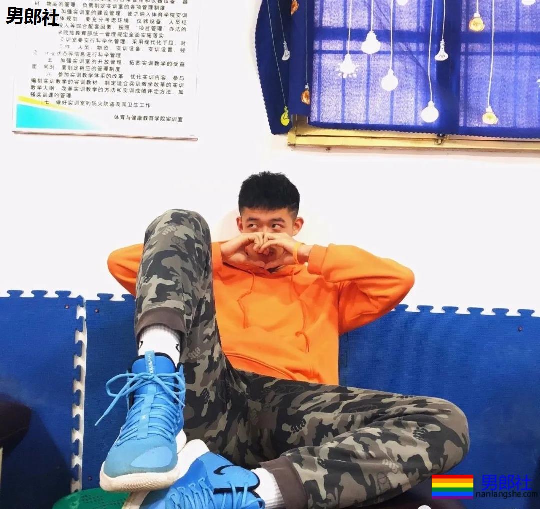 制服，体育生，肌肉男孩，你的男朋友上线撩！ - 51虹马