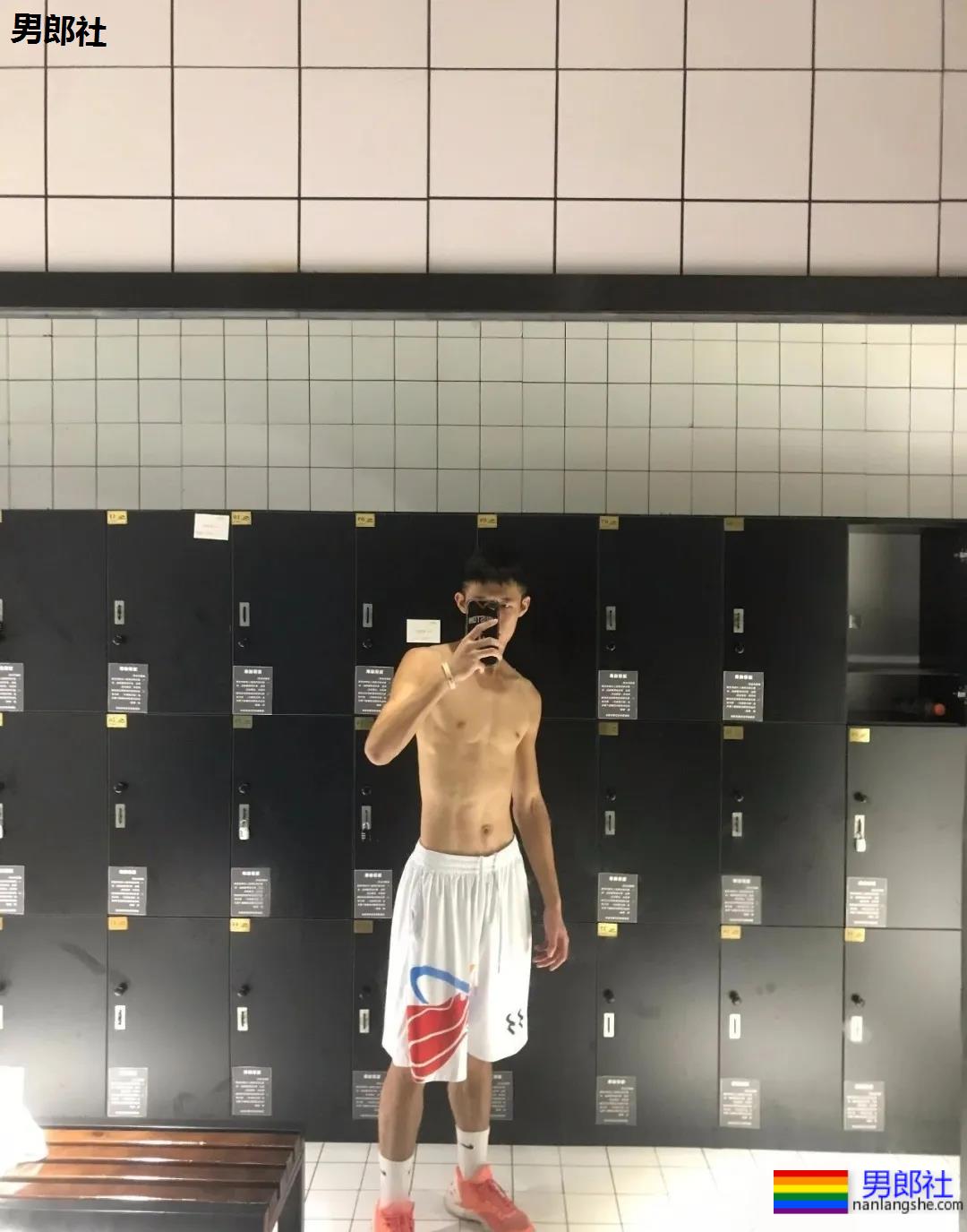 制服，体育生，肌肉男孩，你的男朋友上线撩！ - 51虹马