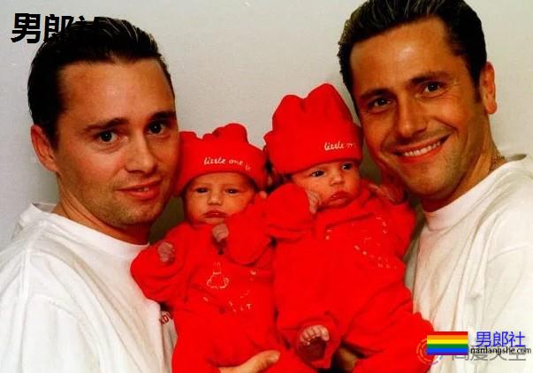 同性恋男子与女儿前男友结婚准备迎接三胞胎 - 51虹马