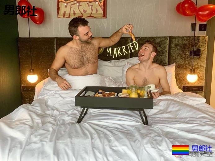 奥运金牌帅哥和男友坠入爱河要结婚啦 - 51虹马